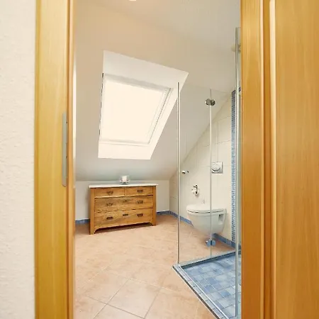 Ferienwohnung Raffael 100 Qm, 2 Grosse Betten Im Wohnzimmer Cuxhaven Exterior photo