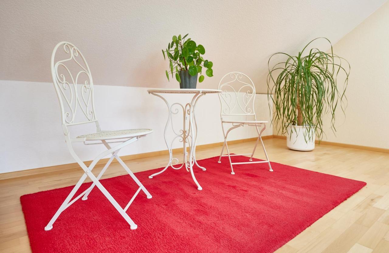 Apartment Raffael 100 Qm, 2 Grosse Betten Im Wohnzimmer